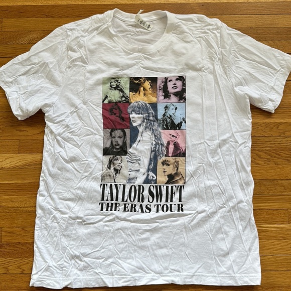 Tops - Taylor Swift Eras Tour T-Shirt